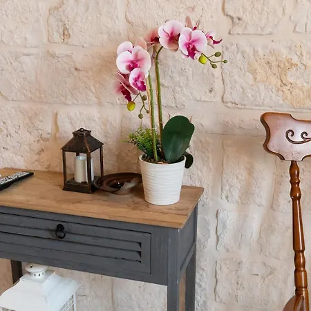 Pietra Rosa Apulian Home Альберобелло
