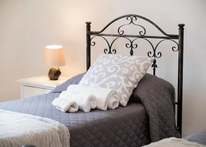 Pietra Rosa Apulian Konukevi