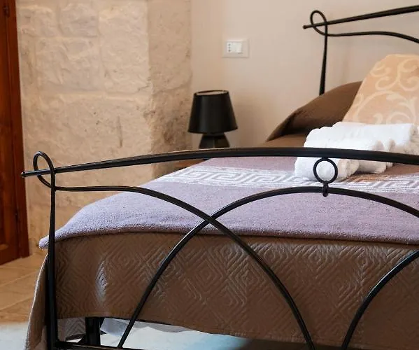 Konukevi Pietra Rosa Apulian 4*