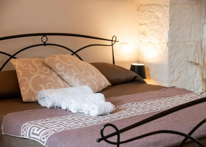 Pietra Rosa Apulian 4*