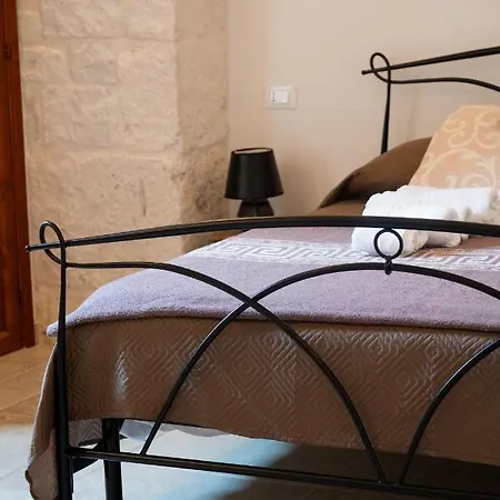 Oda ve Kahvaltı Pietra Rosa Apulian Home 4*