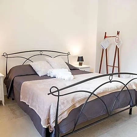 Pietra Rosa Apulian 4*