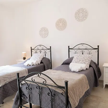 Pietra Rosa Apulian